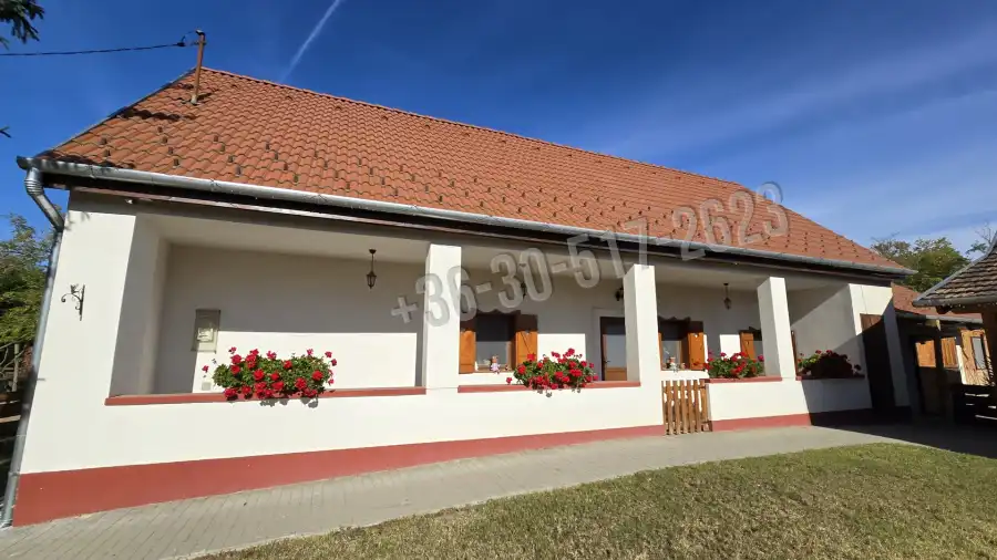 Albérlet, kiadó családi ház, Paks