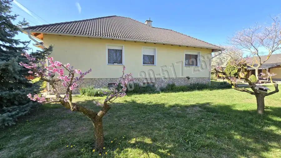 Albérlet, kiadó családi ház, Paks