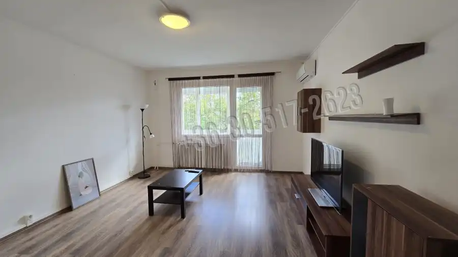 Albérlet, kiadó panellakás, Paks