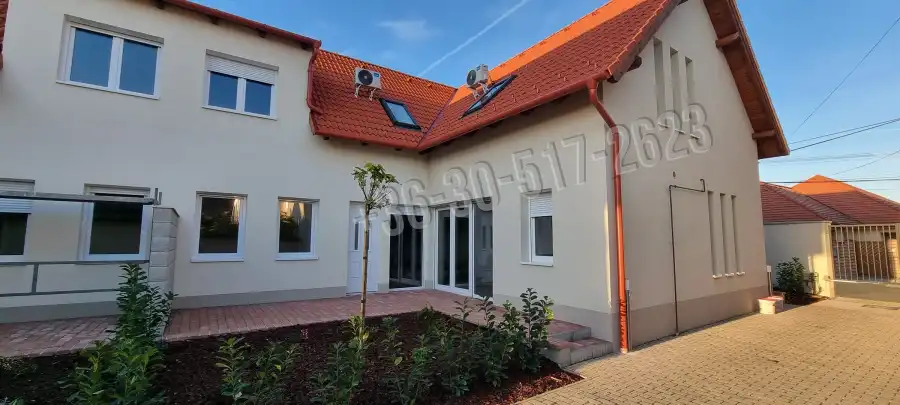 Albérlet, kiadó új építésű sorház, Paks