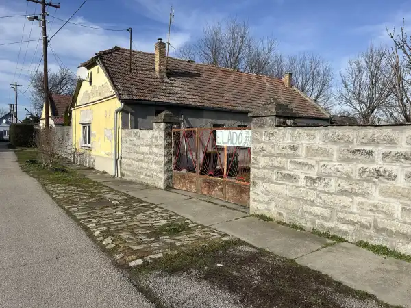 Eladó családi ház, Foktő 4 szoba 83 m² 9 M Ft