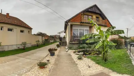 Eladó családi ház, Kalocsa 6 szoba 165 m² 66 M Ft