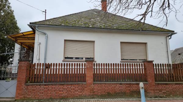 eladó családi ház, Madocsa