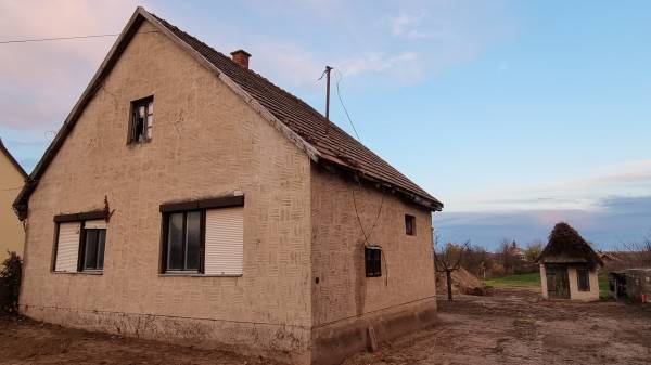 eladó családi ház, Németkér