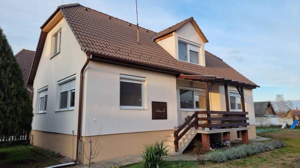 eladó családi ház, Németkér