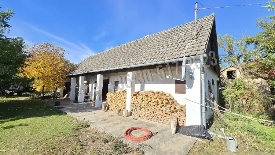 eladó családi ház, Paks