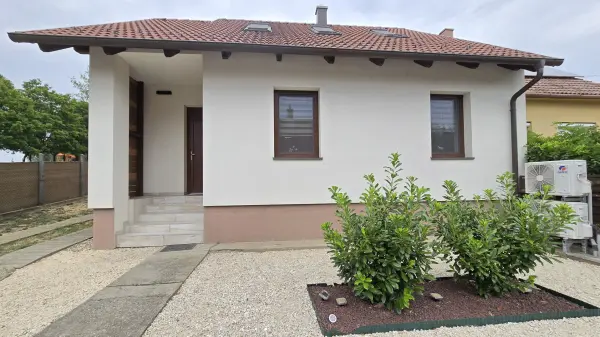 Eladó családi ház, Paks 4 szoba 100 m² 114.9 M Ft