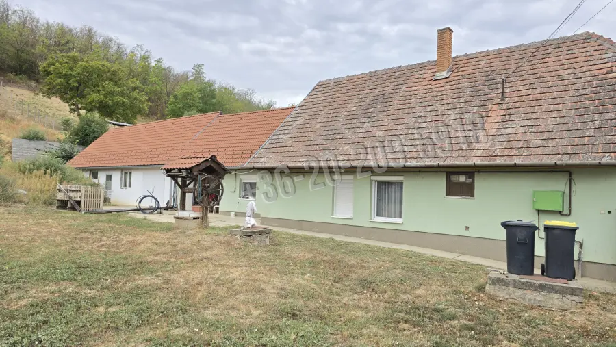 eladó családi ház, Paks