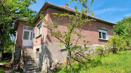 Eladó családi ház, Paks 3 szoba 178 m² 46.9 M Ft