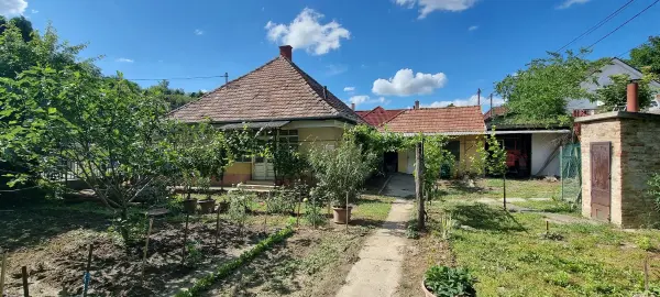 Eladó családi ház, Paks 3 szoba 80 m² 24.9 M Ft