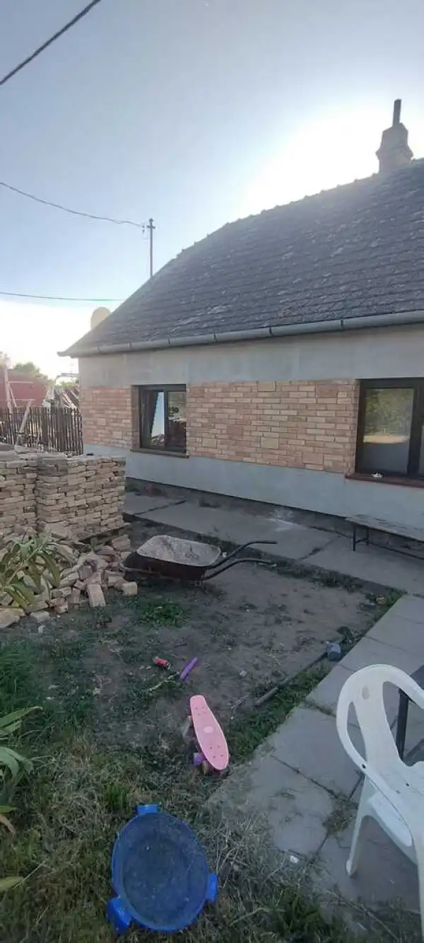 Eladó családi ház, Paks 4 szoba 147 m² 45 M Ft