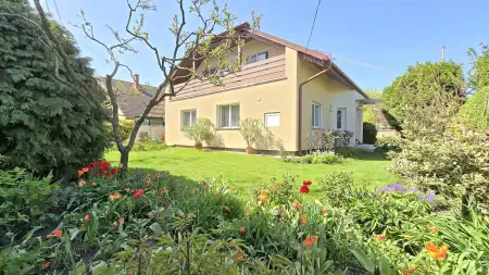 Eladó családi ház, Paks 5 szoba 168 m² 139 M Ft