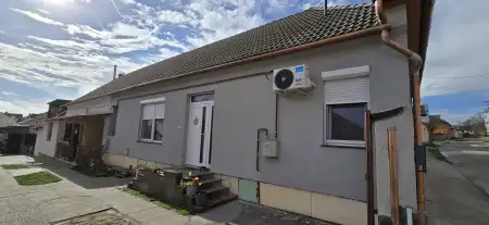 Eladó családi ház, Paks 2 szoba 100 m² 55.9 M Ft