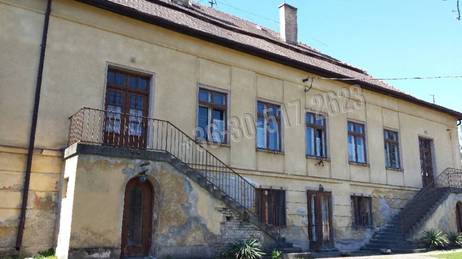 eladó irodaház, Paks