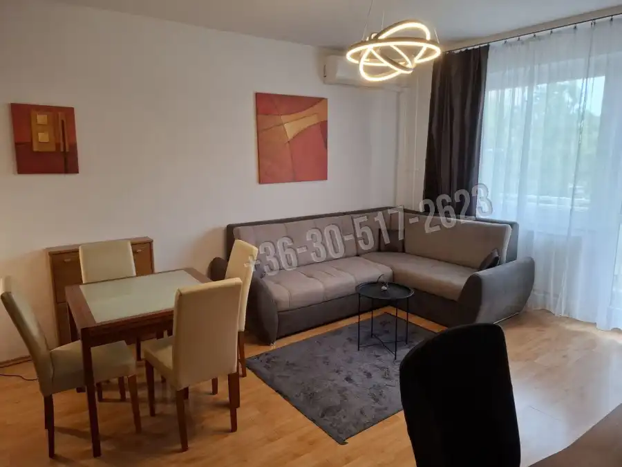 eladó panellakás, Paks