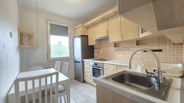 Eladó panellakás, Paks 2+1 szoba 57 m² 41.9 M Ft