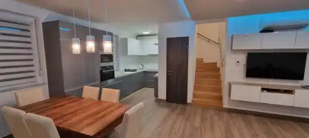 Eladó téglalakás, Paks 4 szoba 89 m² 80 M Ft