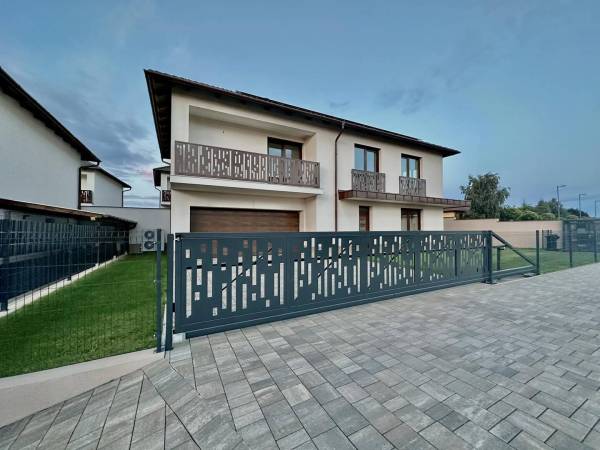 eladó újépítésű családi ház, Paks