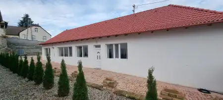Kiadó családi ház, Paks 4 szoba 130 m² 850 E Ft/hó