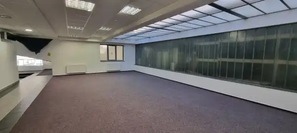Kiadó iroda, Paks 4 szoba 200 m² 400 E Ft/hó