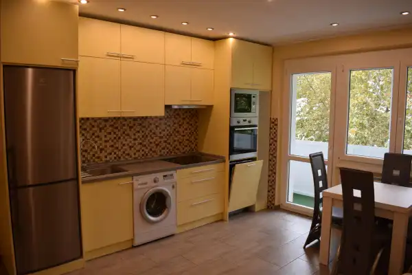 Kiadó panellakás, Paks 1 szoba 42 m² 200 E Ft/hó