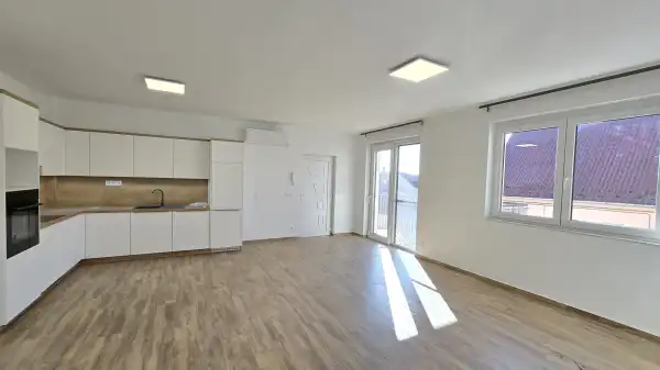 Kiadó új építésű téglalakás, Paks 3 szoba 75 m² 350 E Ft/hó