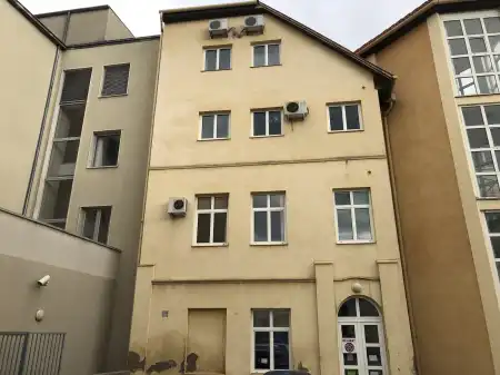 Kiadó üzlet, Szekszárd 7 szoba 190 m² 500 E Ft/hó